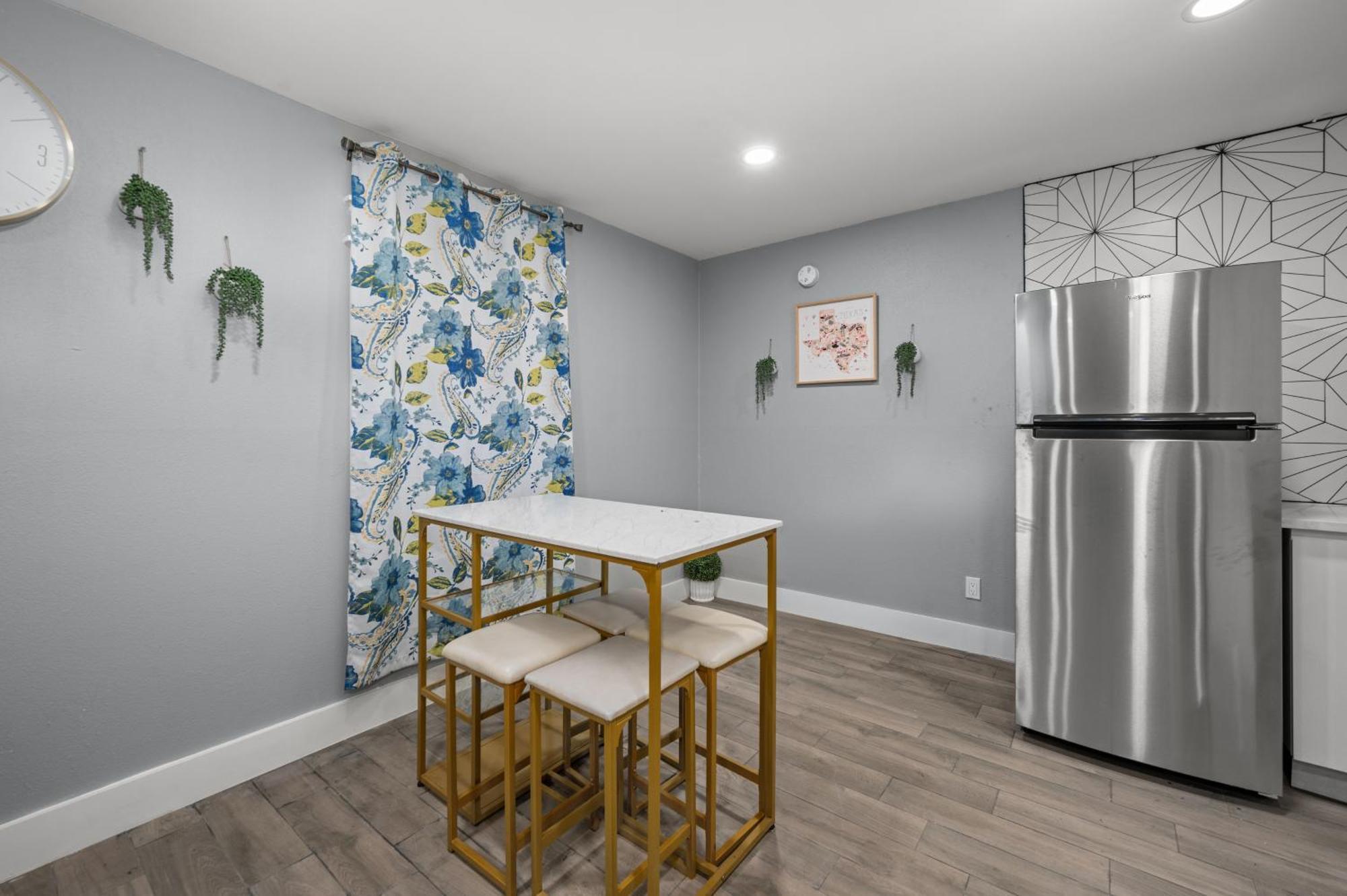 Comfortable 2Br Uptown Escape With Free Park هيوستن المظهر الخارجي الصورة
