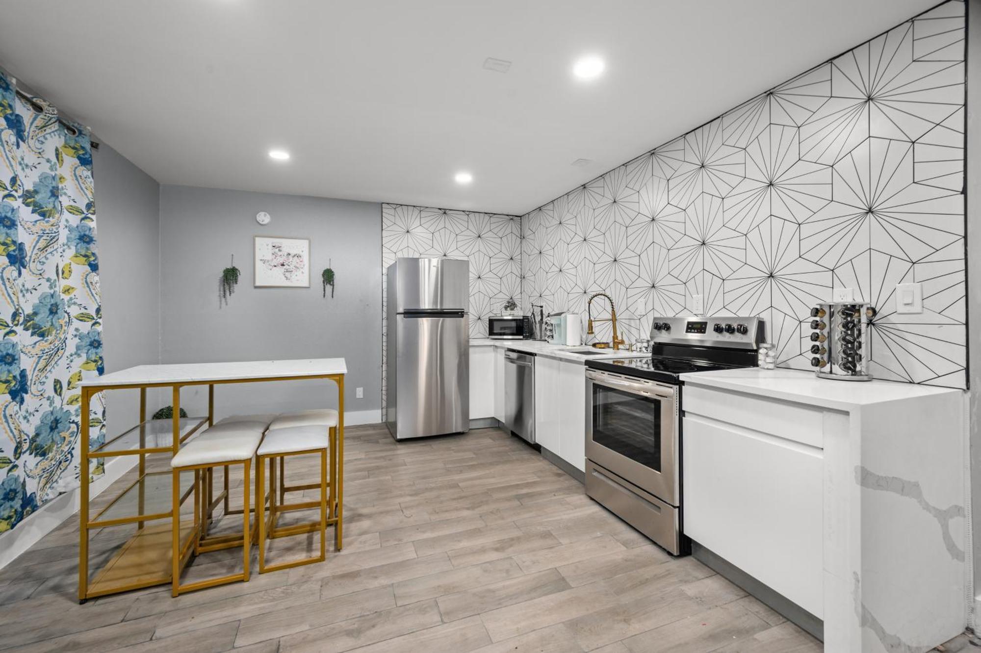 Comfortable 2Br Uptown Escape With Free Park هيوستن المظهر الخارجي الصورة